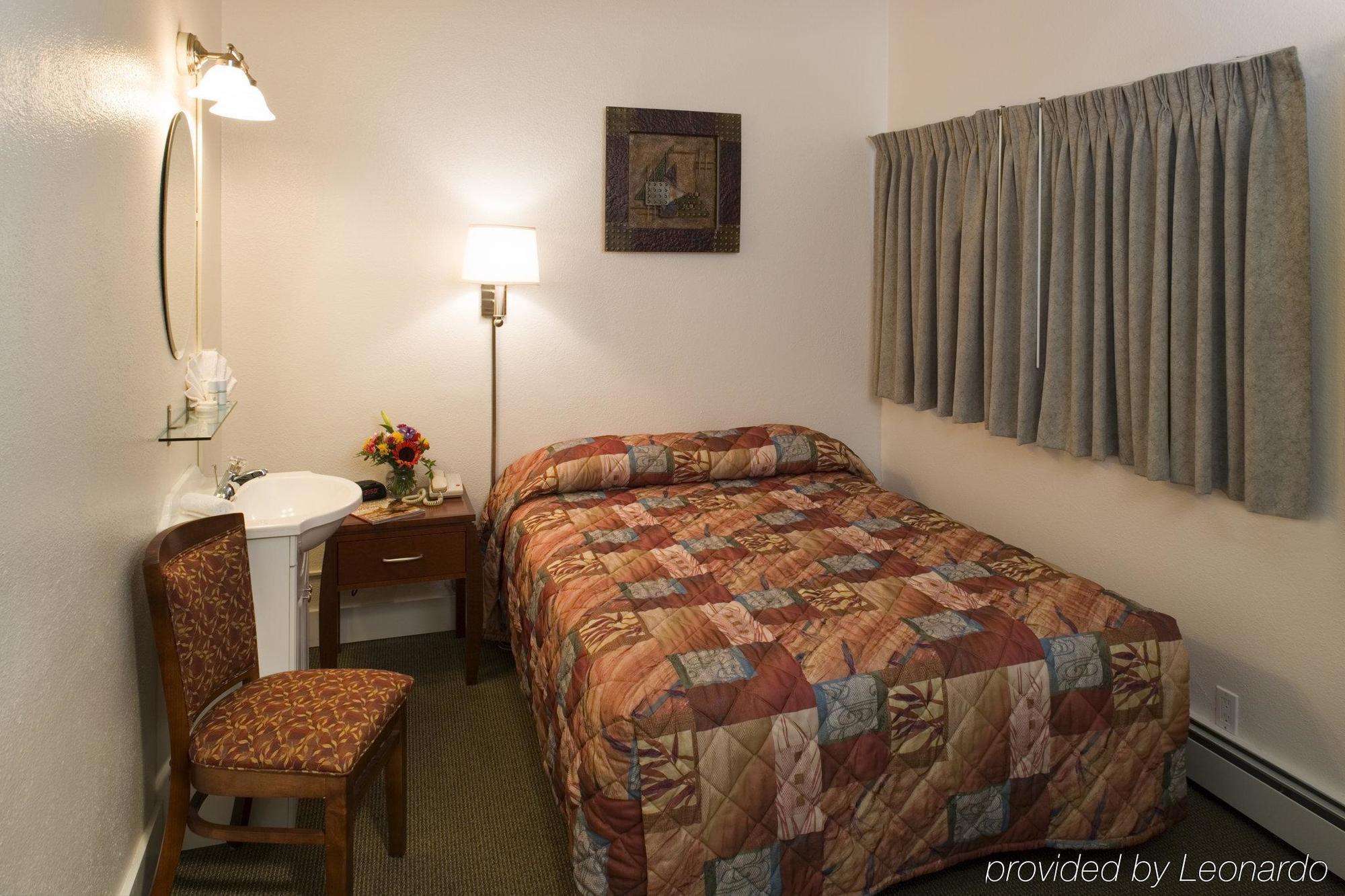 Puffin Inn Anchorage Room photo